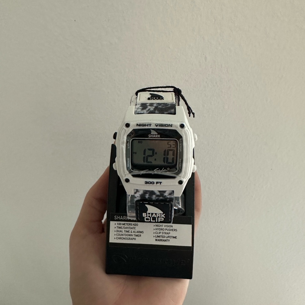 Brand new Shark Clip Classic watch